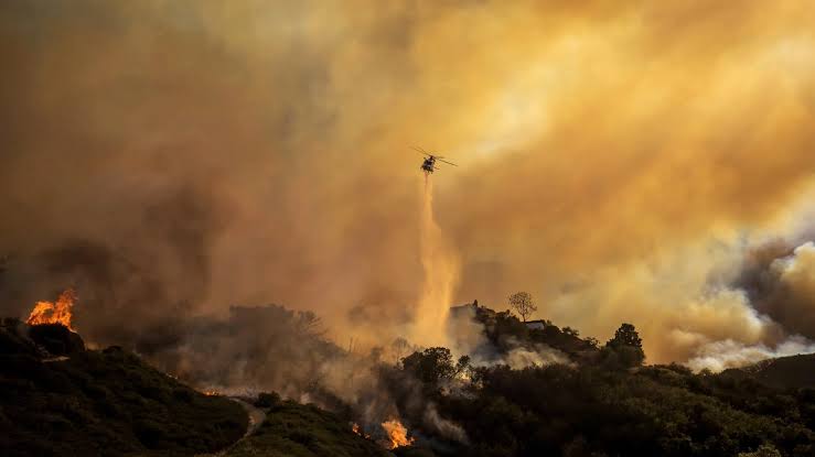 3.7 Magnitude Earthquake Strikes California City Amid Ongoing Wildfires